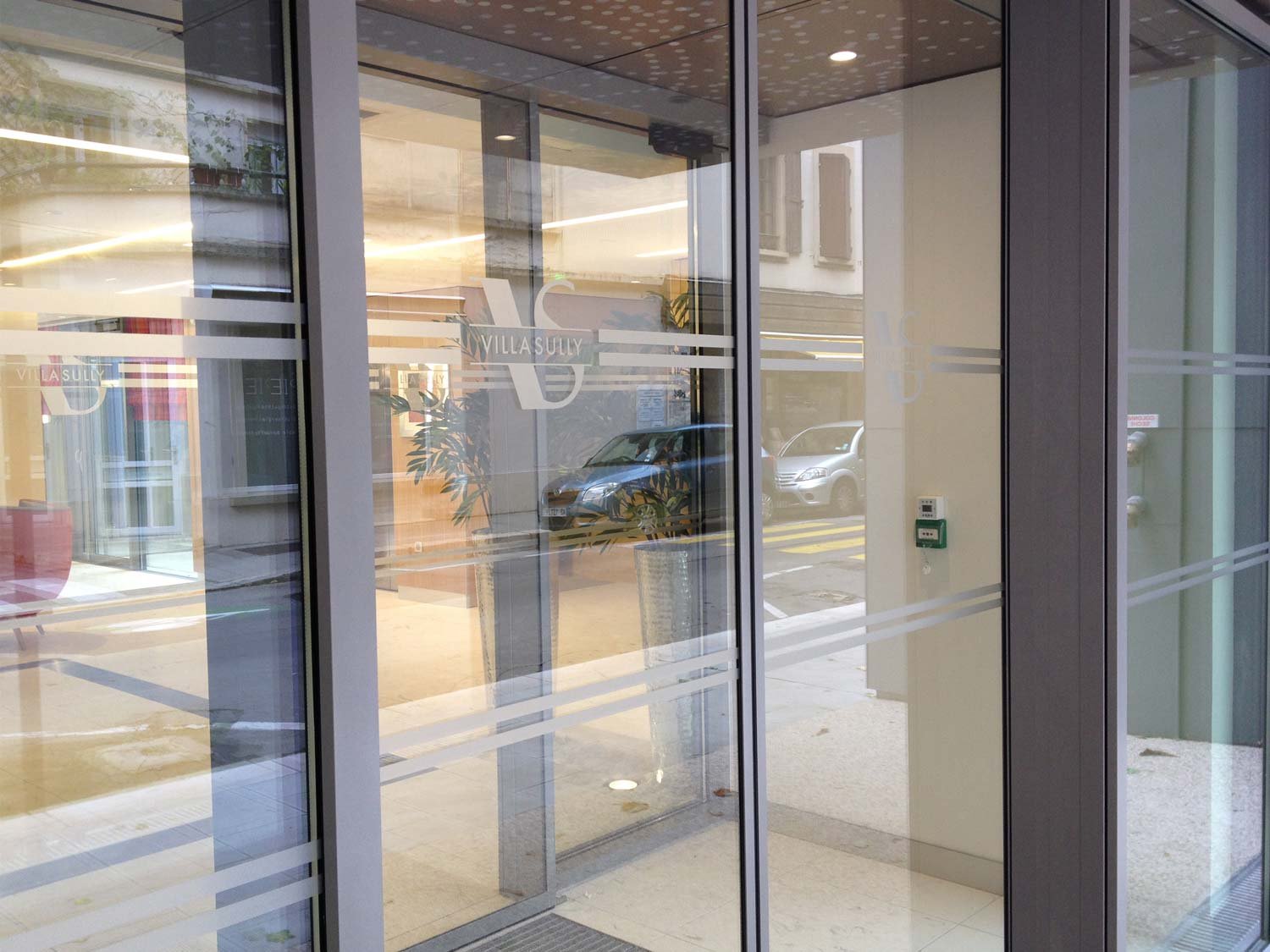 IMG_3653 Adhésif entrée villa sully